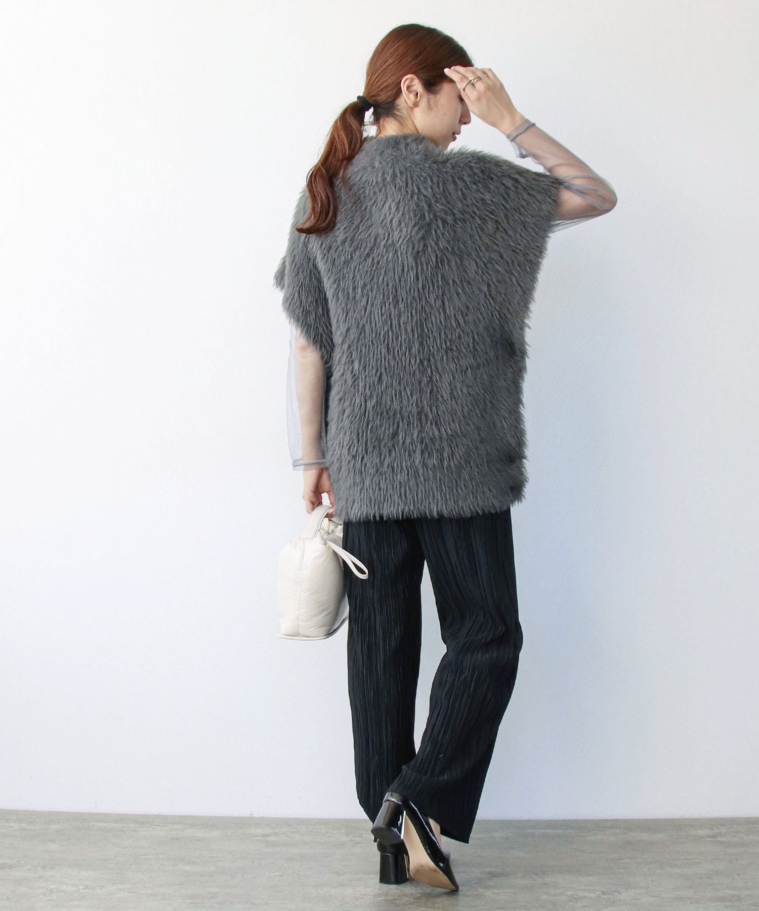 ella_selectshop shaggy boa knit gilet-
