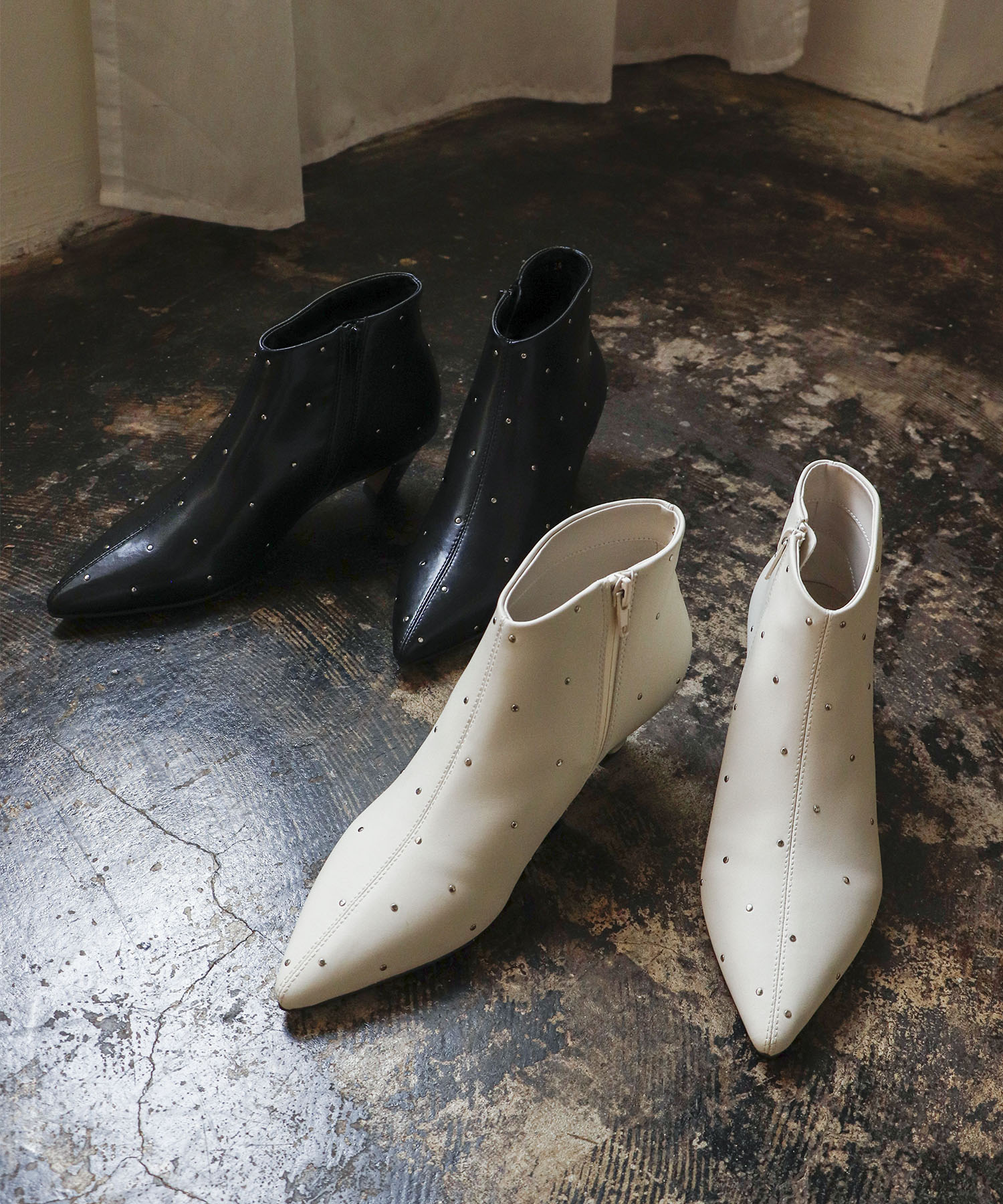 【LE VERNIS】STUD POINTED BOOTS