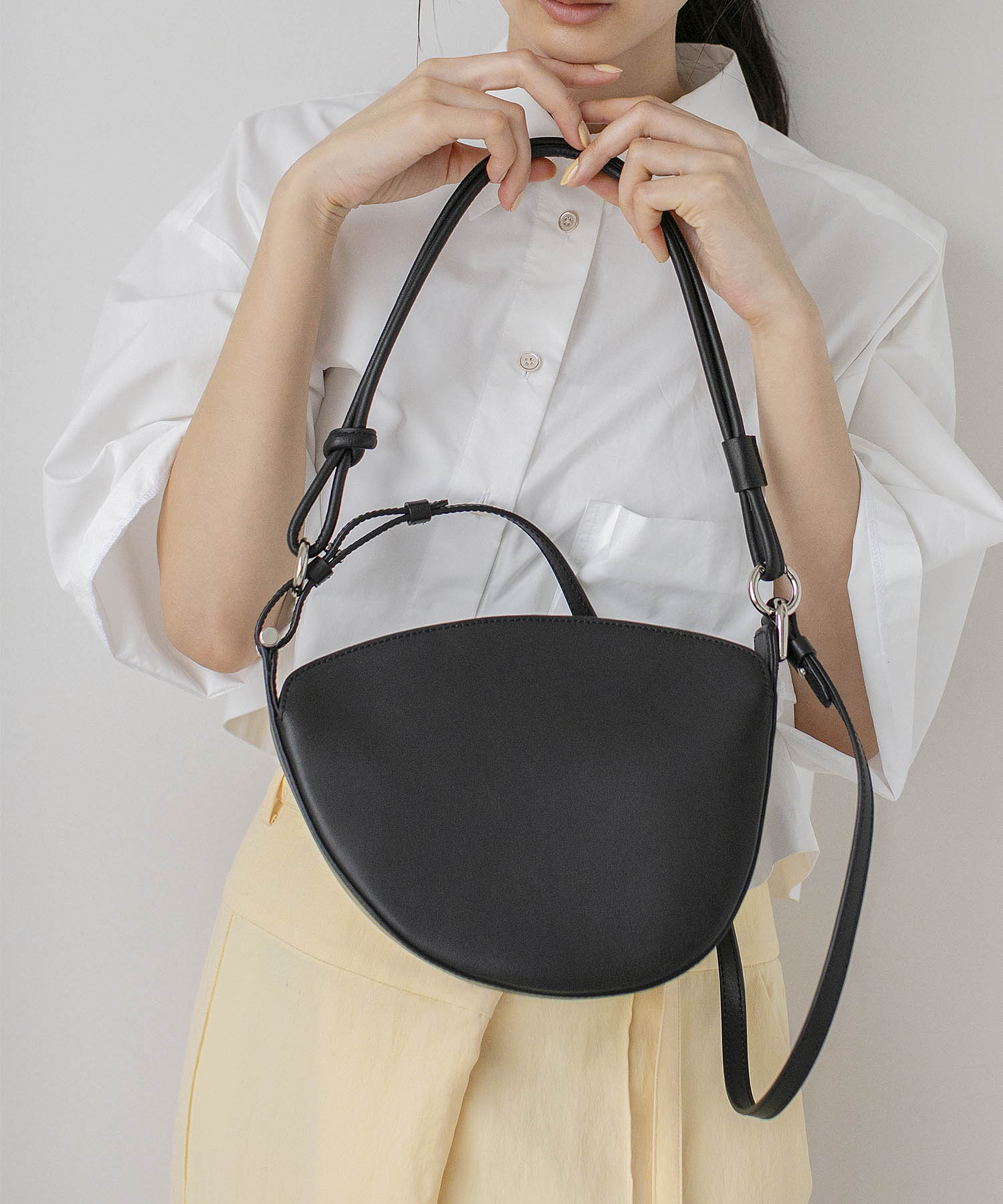 kabinett】定価約3万 curve bag mini ブラック 牛革 | gulatilaw.com