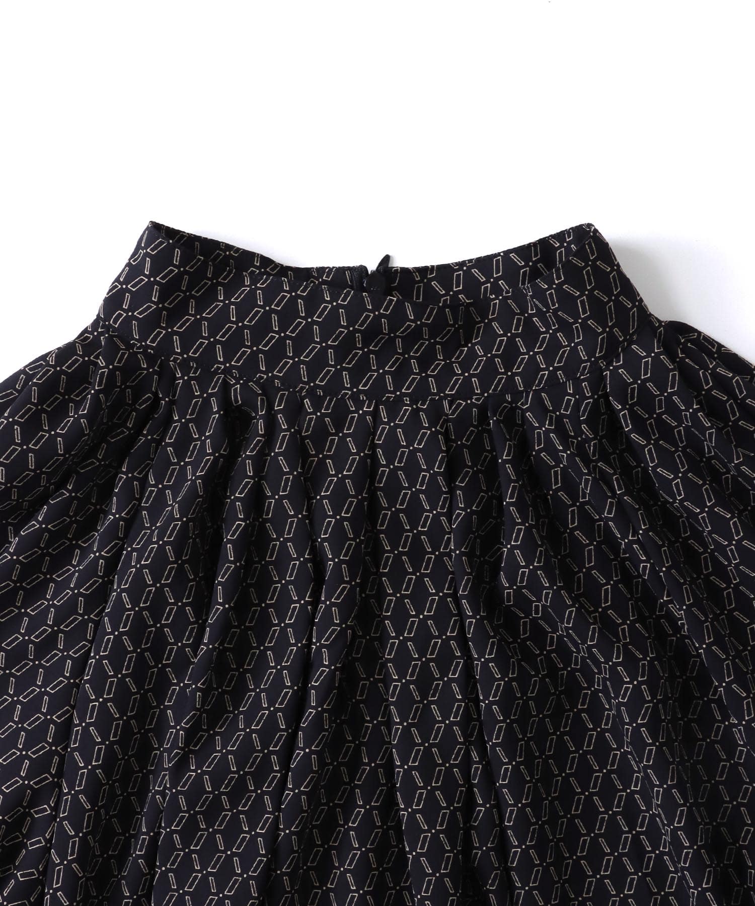 B7＞stand shortlength blouse | AND ON JIONE STORE（アンドオン