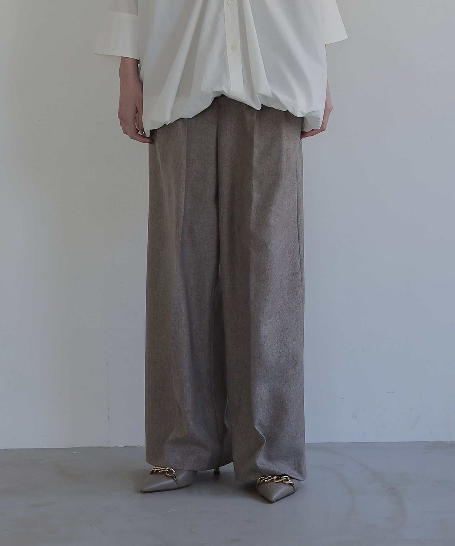 B7＞w tuck slacks pants | AND ON JIONE STORE（アンドオン）ジオン