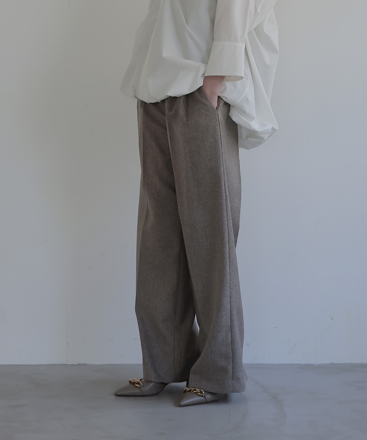 B7＞w tuck slacks pants | AND ON JIONE STORE（アンドオン）ジオン