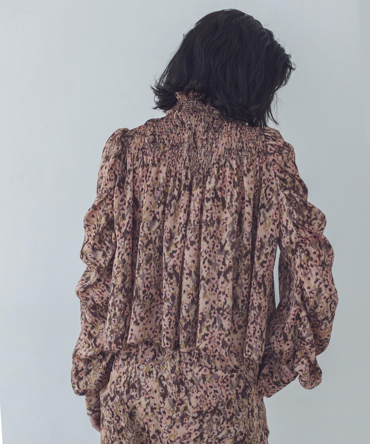 VENIT＞sensitive flowers print blouse | AND ON JIONE STORE