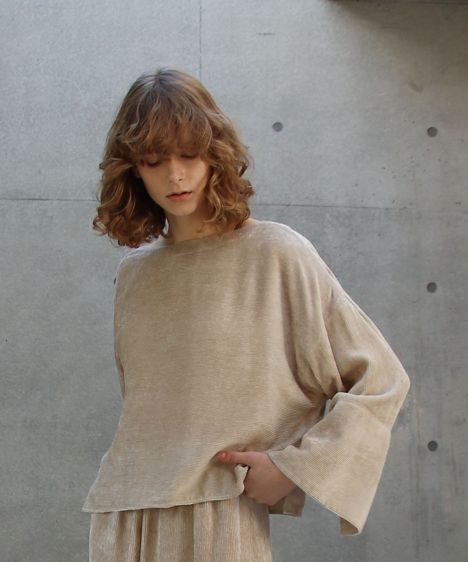 boat neck corduroy blouse | AND ON JIONE STORE（アンドオン）ジオン