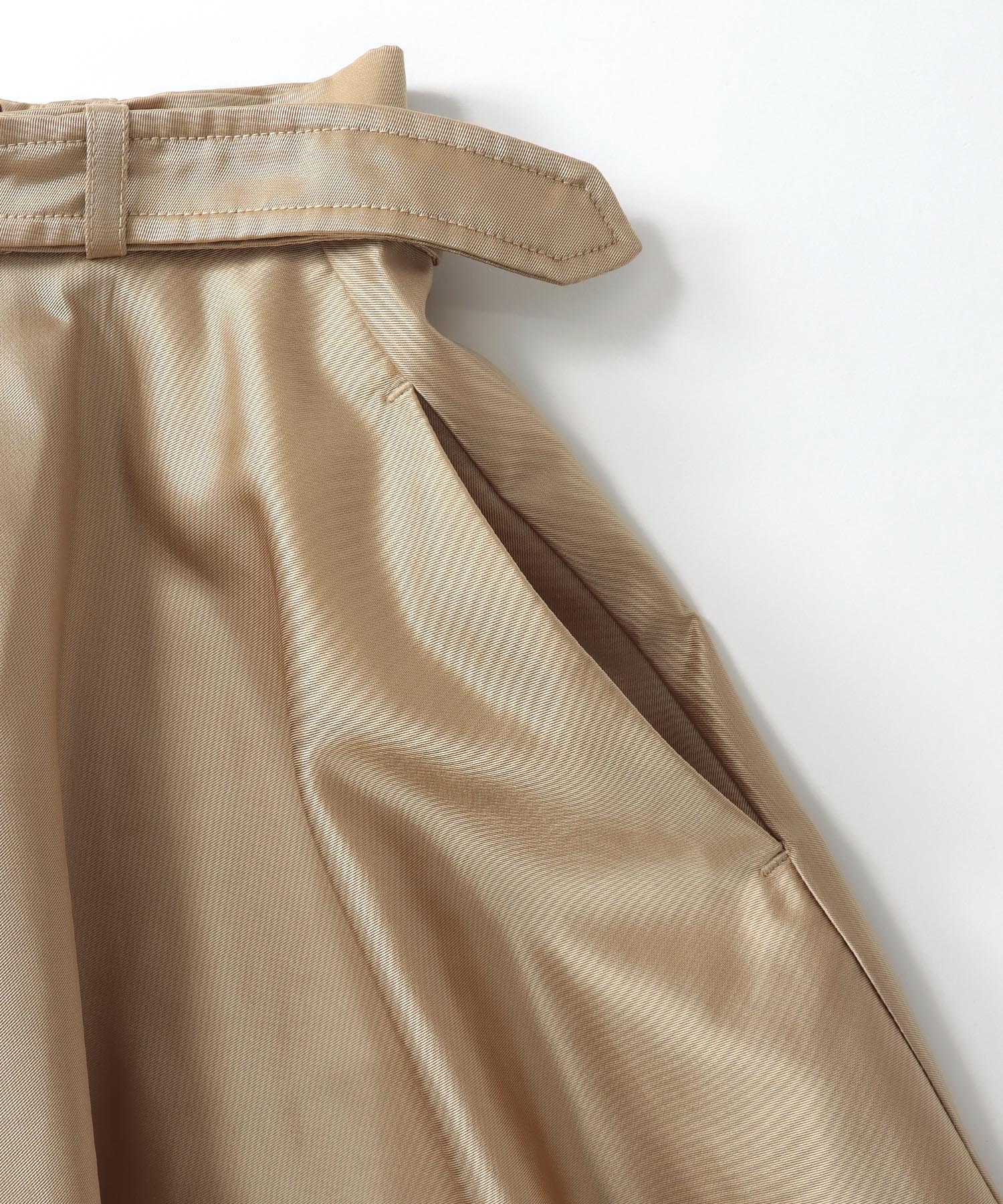shiny nylon belted flare skirt | AND ON JIONE STORE（アンドオン 