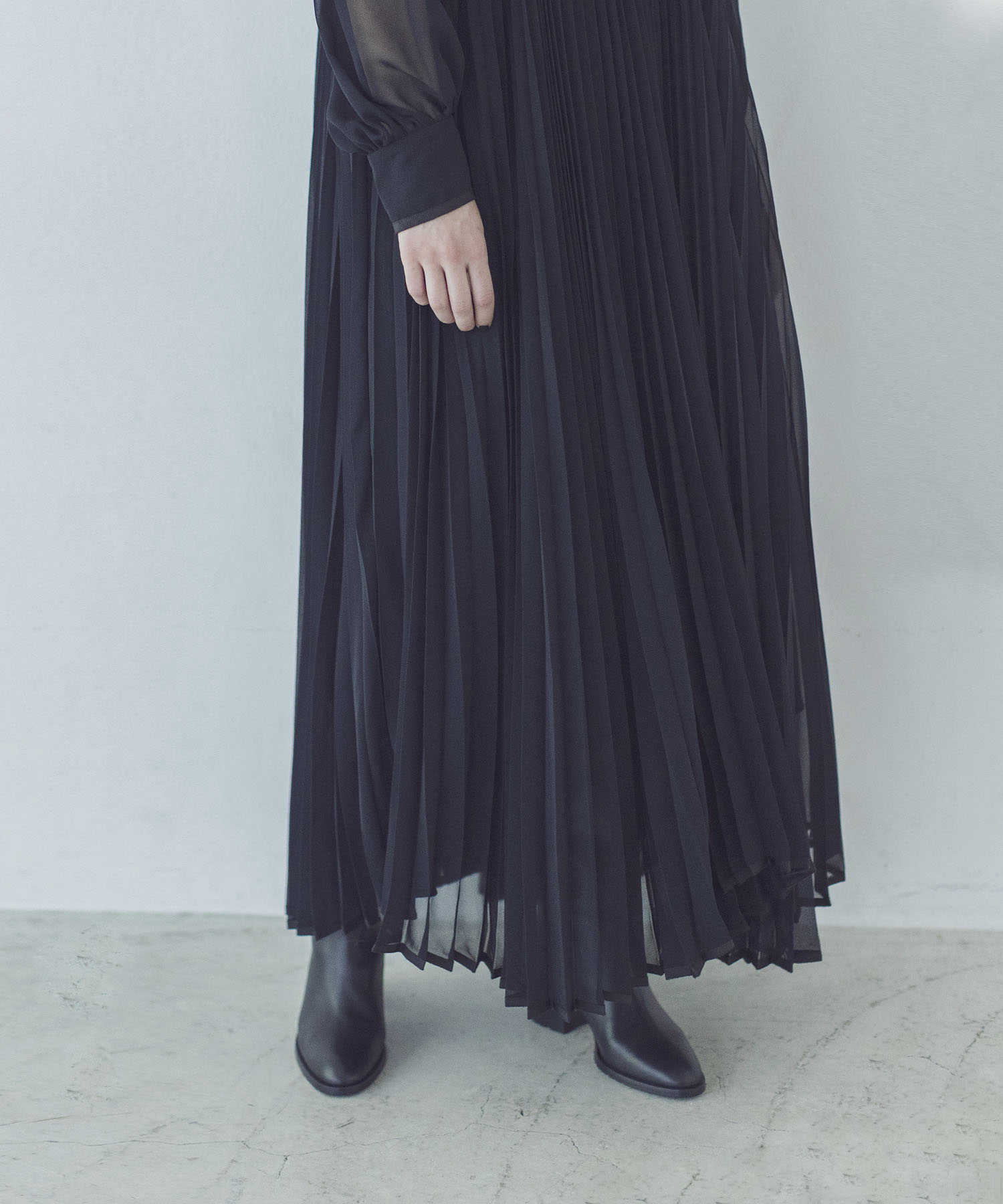 cape collar pleated dress | AND ON JIONE STORE（アンドオン）ジオン