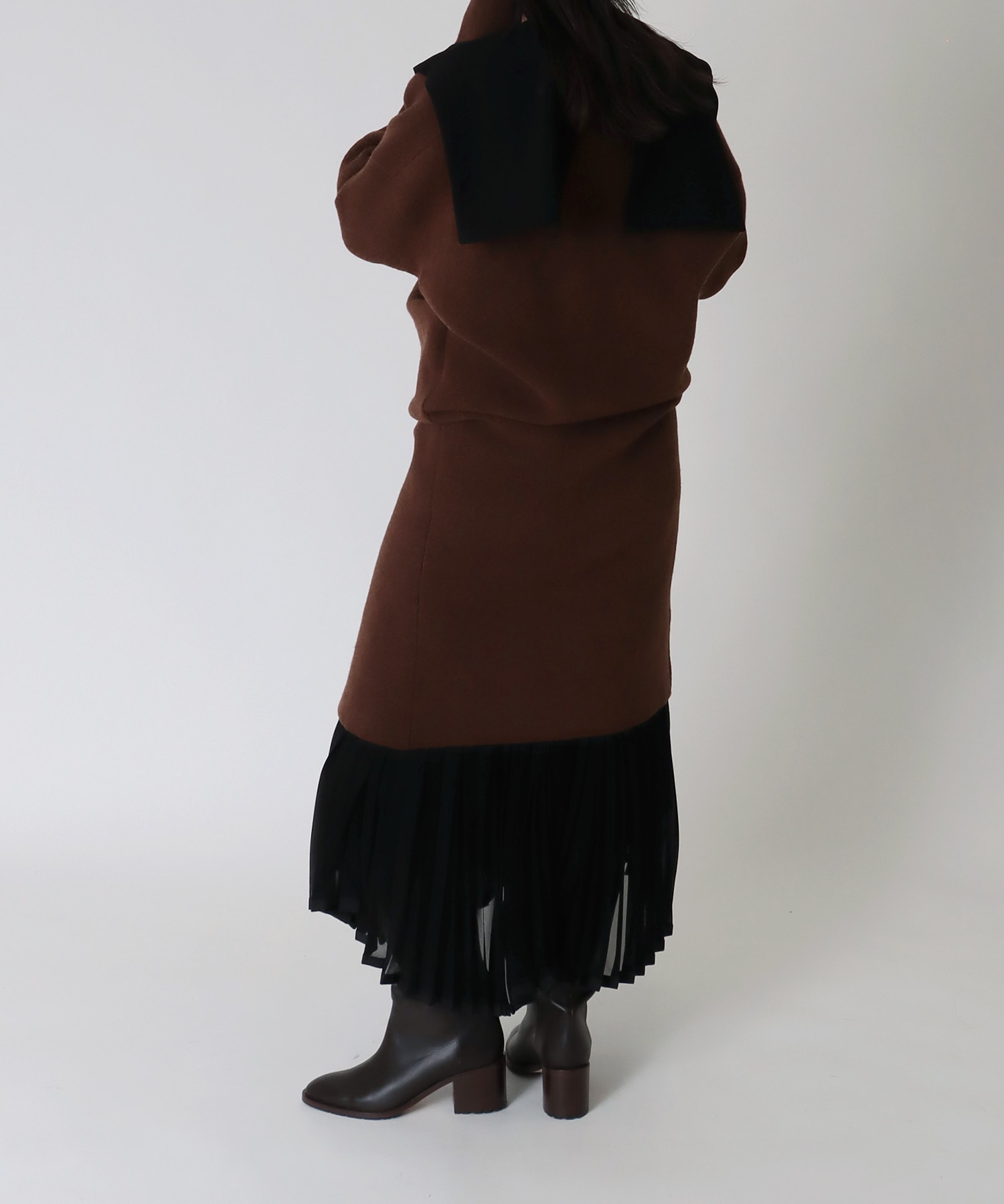 cape collar pleated dress | AND ON JIONE STORE（アンドオン）ジオン