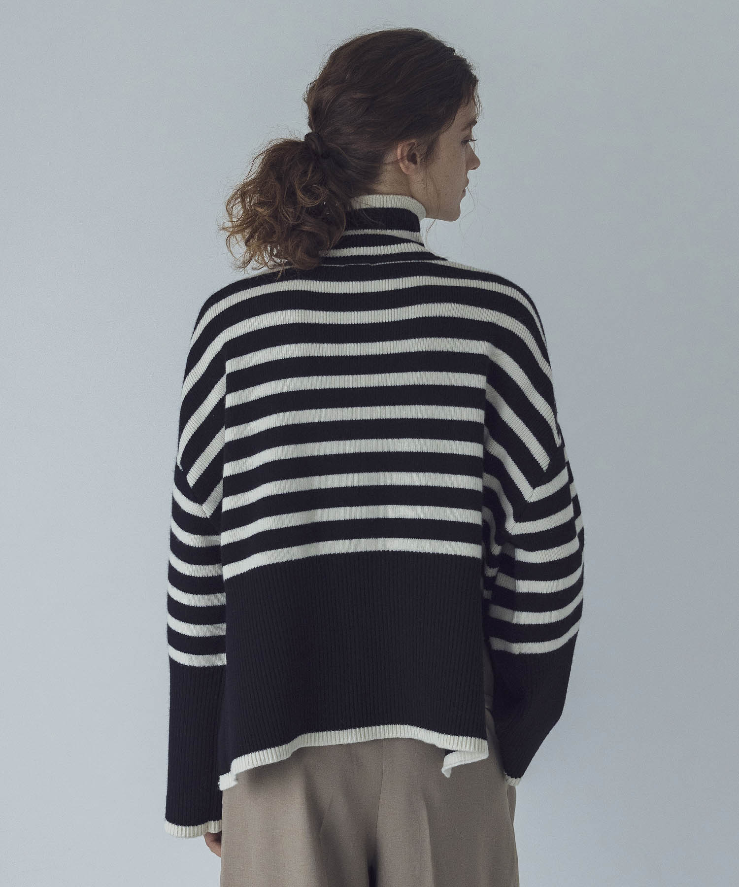 wool cashmere border turtleneck pull | AND ON JIONE STORE