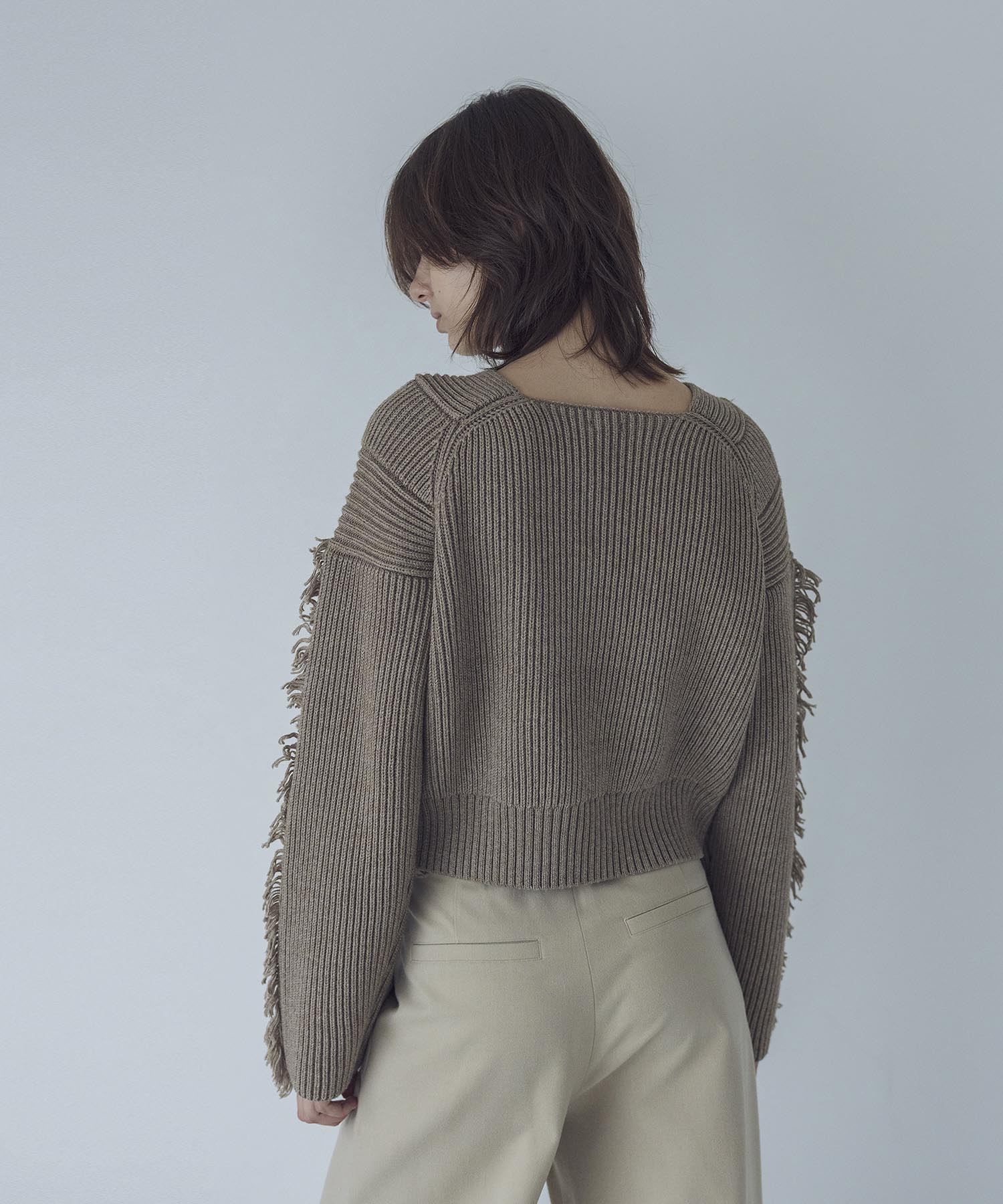 c/w square neck fringe sleeve pull | AND ON JIONE STORE