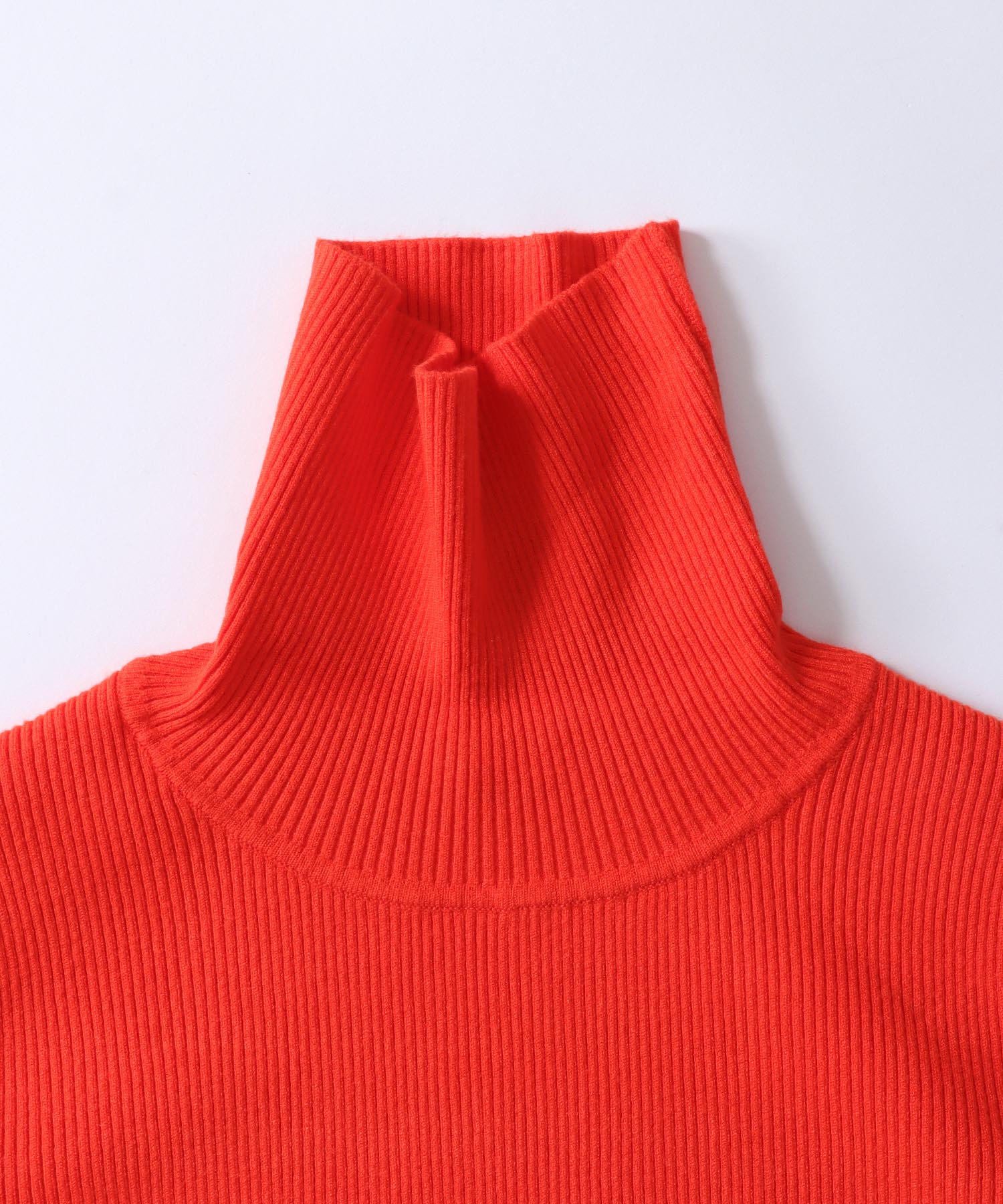 rib basic turtleneck pullover | AND ON JIONE STORE（アンドオン