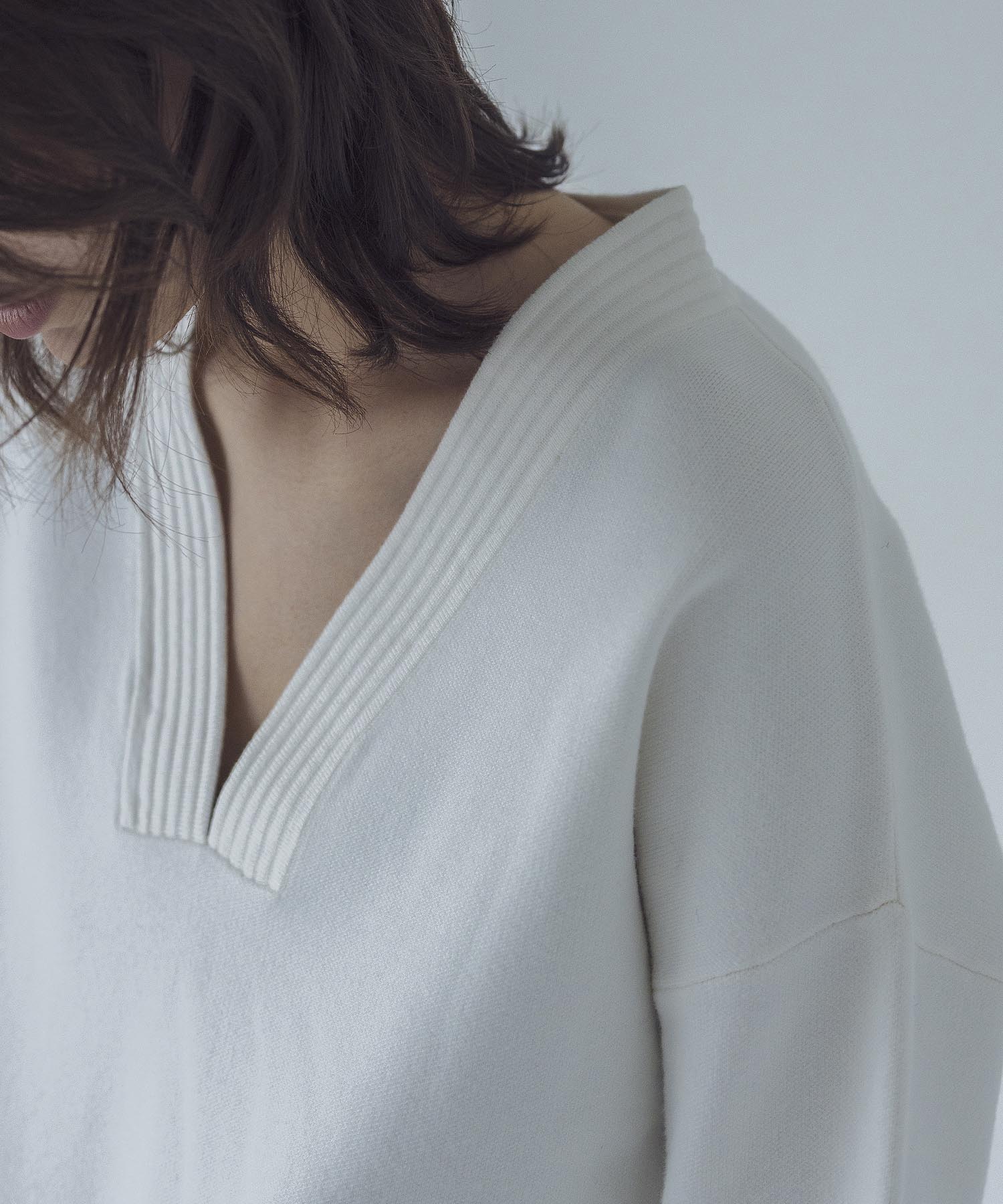 double jacquard Yneck pull | AND ON JIONE STORE（アンドオン