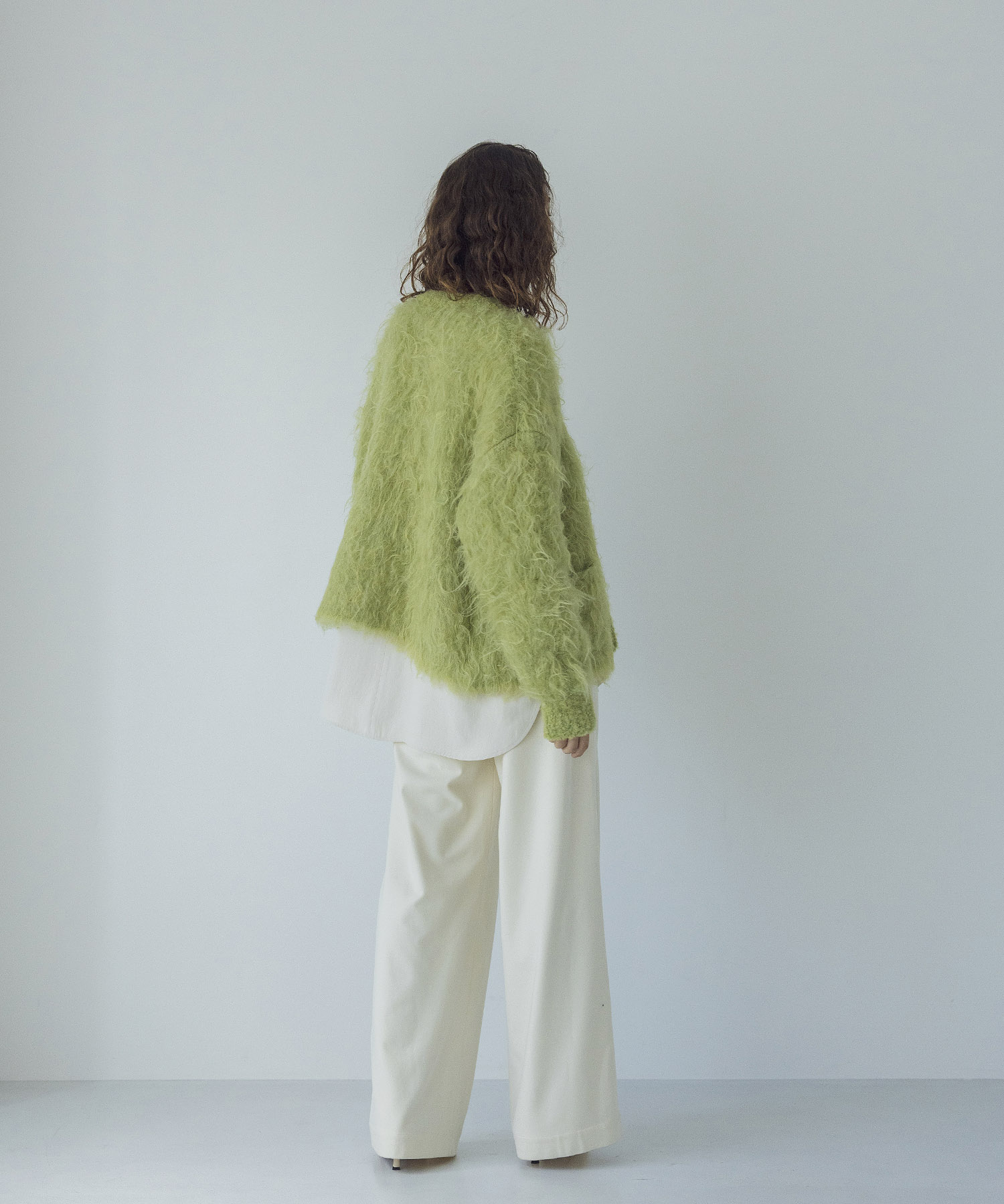 BLOOM loop yarn shaggy cardigan | AND ON JIONE STORE（アンドオン