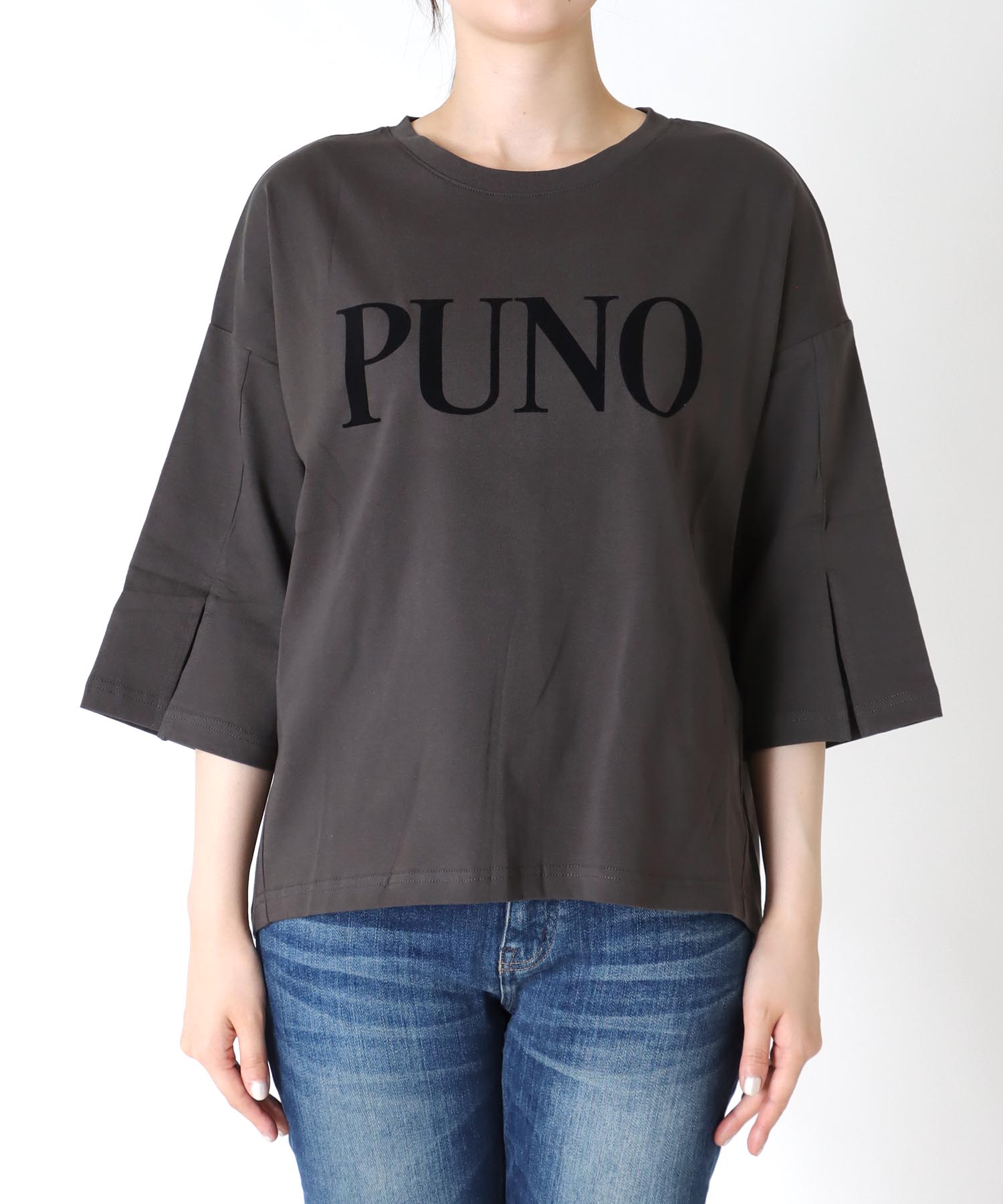 PUNOベロアロゴ袖スリットTシャツ | AND ON JIONE STORE（アンドオン